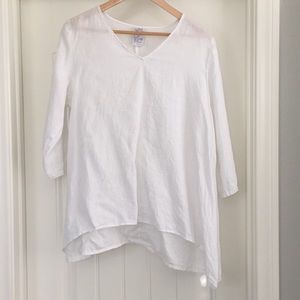 White linen V neck 3/4 sleeve by Match point